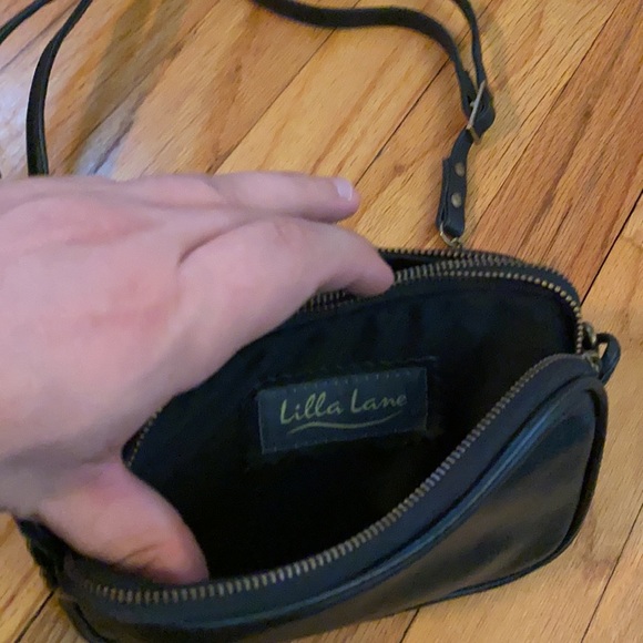 Lilla Lane Artisan Adjustable Cross Body Purse - Picture 4 of 5